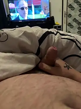 Snapshot of Badking9377 chatting on 09.10.25 Badking9377 online show from 09.10.25