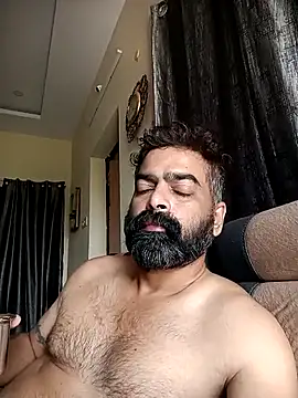 Snapshot of demon_royal chatting on 11.16.25 demon royal online show from 11.16.25