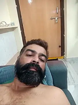 Snapshot of demon_royal chatting on 11.19.25 demon royal online show from 11.19.25