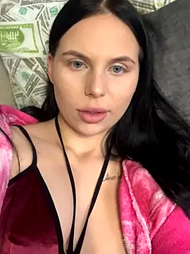 Snapshot of ksenia123 chatting on 10.31.25 ksenia123 online show from 10.31.25