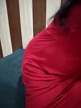 Snapshot of your_favourite_bhabhi chatting on 11.22.25 your favourite bhabhi online show from 11.22.25