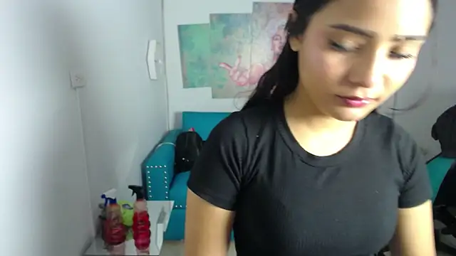 Snapshot of Ariannaa_m chatting on 11.22.25 Ariannaa m online show from 11.22.25