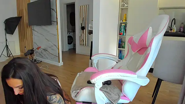 Anya Belle online show from 02.27.26