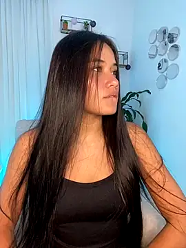 AlisxxnFx online show from 11.06.25