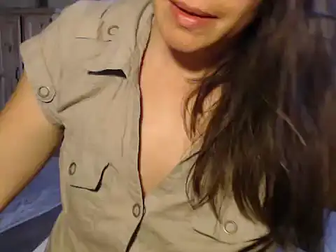 Snapshot of Missforever chatting on 10.31.25 Missforever online show from 10.31.25