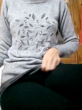 miss raavy online show from 12.18.25