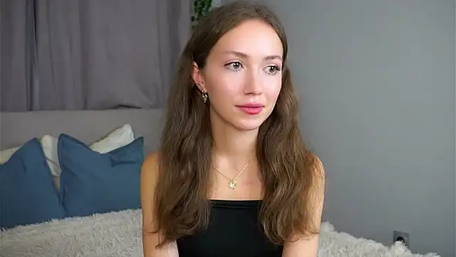 Snapshot of ZeniaBolich chatting on 09.15.25 ZeniaBolich online show from 09.15.25