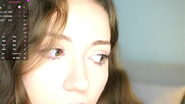 Snapshot of ZeniaBolich chatting on 10.23.25 ZeniaBolich online show from 10.23.25