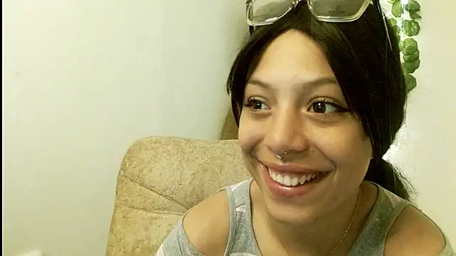 Snapshot of EIVIY1609 chatting on 10.08.25 EIVIY1609 online show from 10.08.25