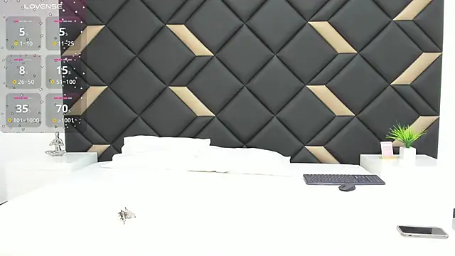 GeraldineSandoval online show from 09.30.25