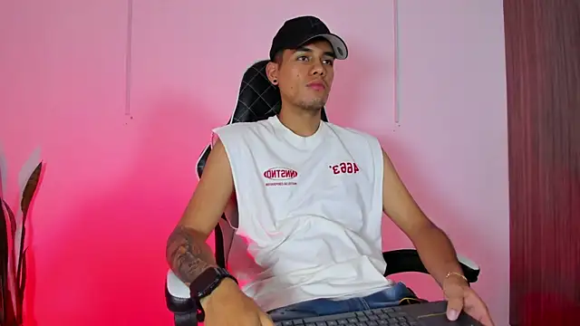 Snapshot of Nickyblazze_ chatting on 10.12.25 Nickyblazze online show from 10.12.25