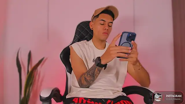Snapshot of Nickyblazze_ chatting on 10.25.25 Nickyblazze online show from 10.25.25