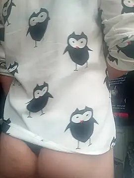 Snapshot of NiceBadgera chatting on 10.08.25 NiceBadgera online show from 10.08.25