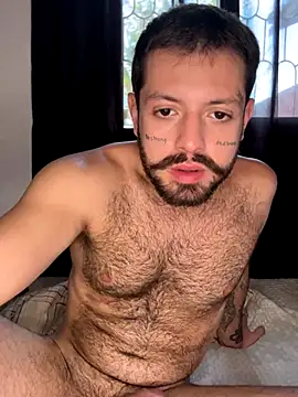 Snapshot of Luccaskonig chatting on 11.24.25 Luccaskonig online show from 11.24.25