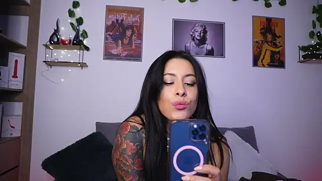 Snapshot of SophiieCumsx chatting on 01.14.26 SophiieCumsx online show from 01.14.26