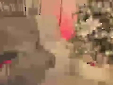 Snapshot of Elyross1_ chatting on 12.05.25 Elyross1 online show from 12.05.25