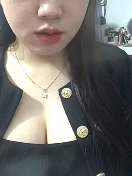 Snapshot of Behoaxinh chatting on 09.25.25 Behoaxinh online show from 09.25.25