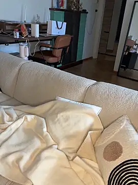 SophiiaStarr online show from 10.12.25