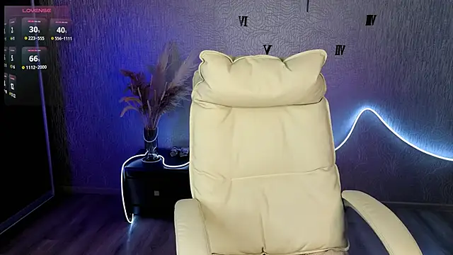 NikkiiStill online show from 11.16.25