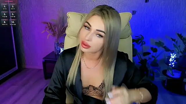 Snapshot of NikkiiStill chatting on 06.19.26 NikkiiStill online show from 06.19.26
