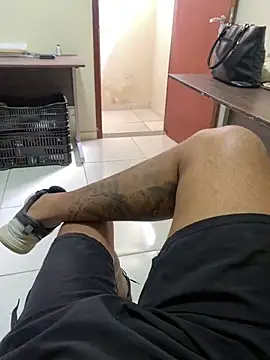 Snapshot of mtpgostoso chatting on 10.15.25 mtpgostoso online show from 10.15.25