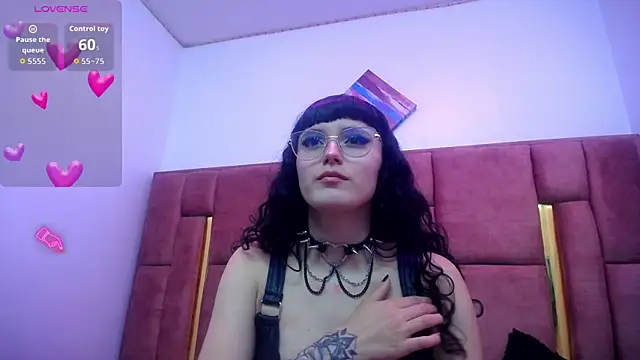 Snapshot of XBODTRIIPX chatting on 09.24.25 XBODTRIIPX online show from 09.24.25