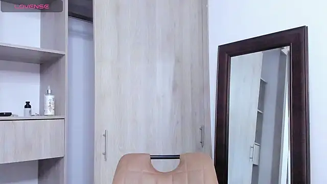 KingLevi01 online show from 11.14.25