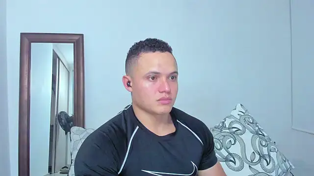 KingLevi01 online show from 04.14.26