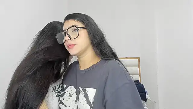 Snapshot of Sweet_and_Rous0 chatting on 03.13.26 Sweet and Rous0 online show from 03.13.26