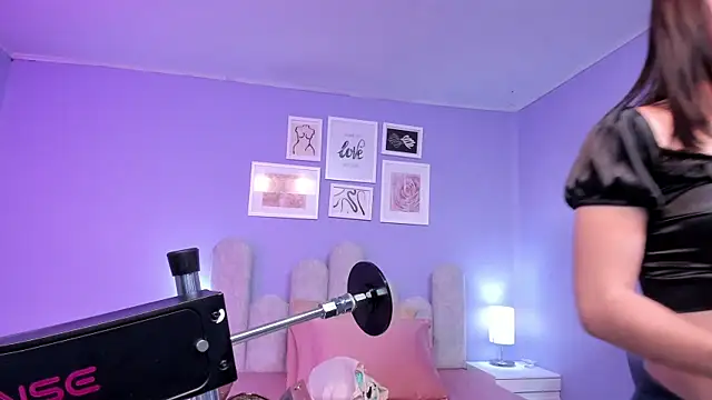 Snapshot of lucrecia_sucker chatting on 10.11.25 lucrecia sucker online show from 10.11.25