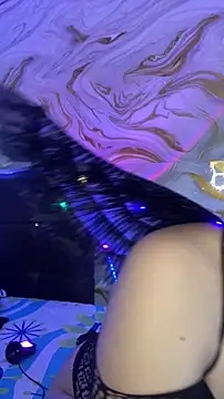 Snapshot of Valeryfox01_ chatting on 12.04.25 Valeryfox01 online show from 12.04.25