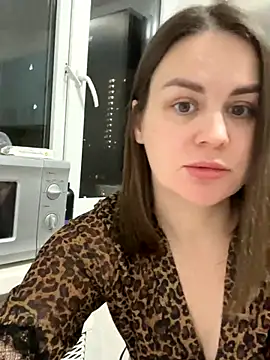 Snapshot of Risky-Flower chatting on 11.21.25 Risky-Flower online show from 11.21.25