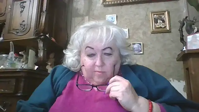 Snapshot of Lala-Love56 chatting on 10.28.25 Lala-Love56 online show from 10.28.25