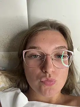 Snapshot of Bellatrisssaa chatting on 09.16.25 Bellatrisssaa online show from 09.16.25