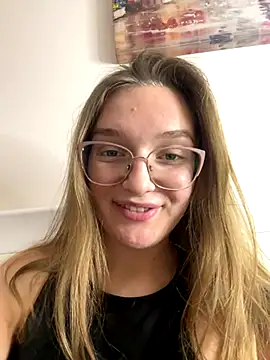 Snapshot of Bellatrisssaa chatting on 11.16.25 Bellatrisssaa online show from 11.16.25