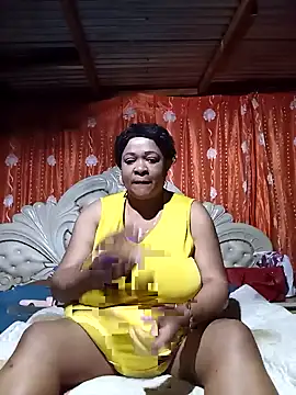 Snapshot of BUSTY_QUEEEN chatting on 10.10.25 BUSTY QUEEEN online show from 10.10.25