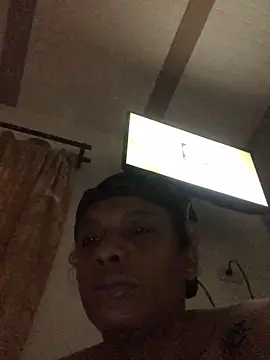 Snapshot of elpeluchenegroxxx3 chatting on 10.17.25 elpeluchenegroxxx3 online show from 10.17.25