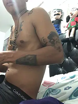 Snapshot of elpeluchenegroxxx3 chatting on 02.27.26 elpeluchenegroxxx3 online show from 02.27.26