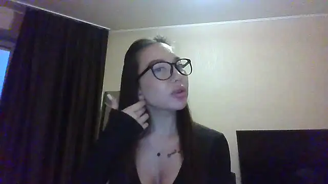 Snapshot of Vashniya chatting on 11.06.25 Vashniya online show from 11.06.25