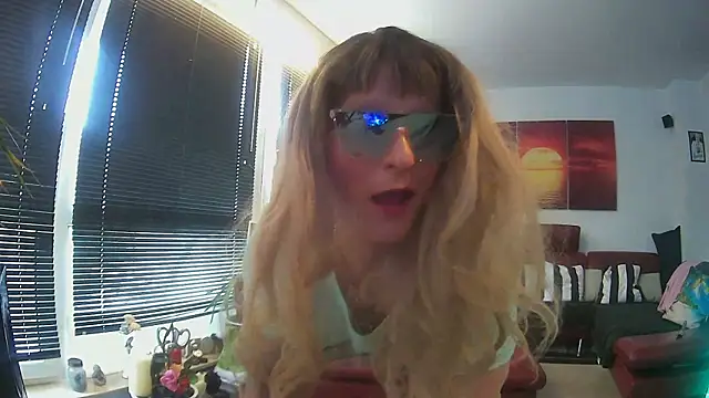 hellgirl1980 online show from 10.20.25