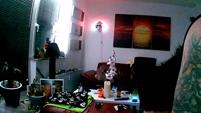 hellgirl1980 online show from 12.04.25