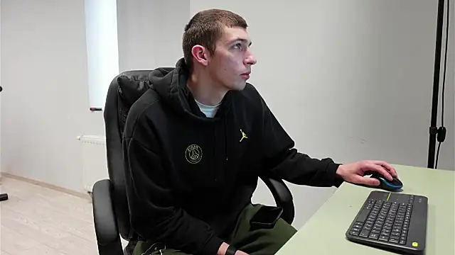 Ryan Dozer online show from 04.17.26