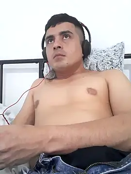 Andr3s69xxx online show from 04.29.26