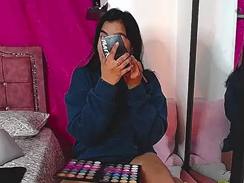 Snapshot of charlottekiss99 chatting on 09.19.25 charlottekiss99 online show from 09.19.25