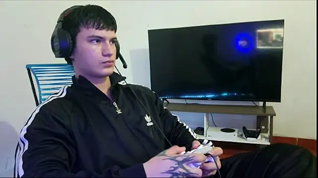 ErickWalton online show from 11.05.25