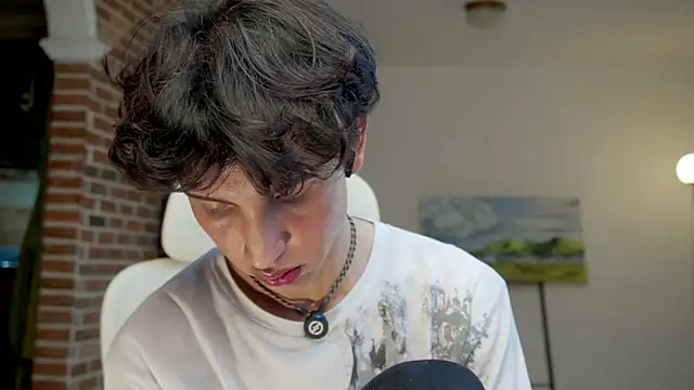 Snapshot of boream chatting on 09.19.25 boream online show from 09.19.25