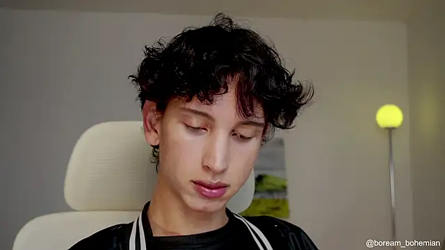 Snapshot of boream chatting on 10.08.25 boream online show from 10.08.25