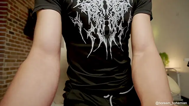 Snapshot of boream chatting on 10.14.25 boream online show from 10.14.25