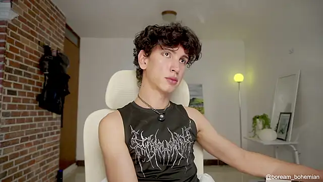 Snapshot of boream chatting on 11.10.25 boream online show from 11.10.25