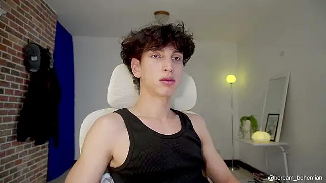 Snapshot of boream chatting on 11.13.25 boream online show from 11.13.25